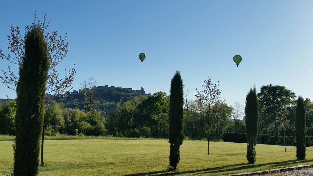 La Metairie Hotell Cordes Sur Ciel Exteriör bild