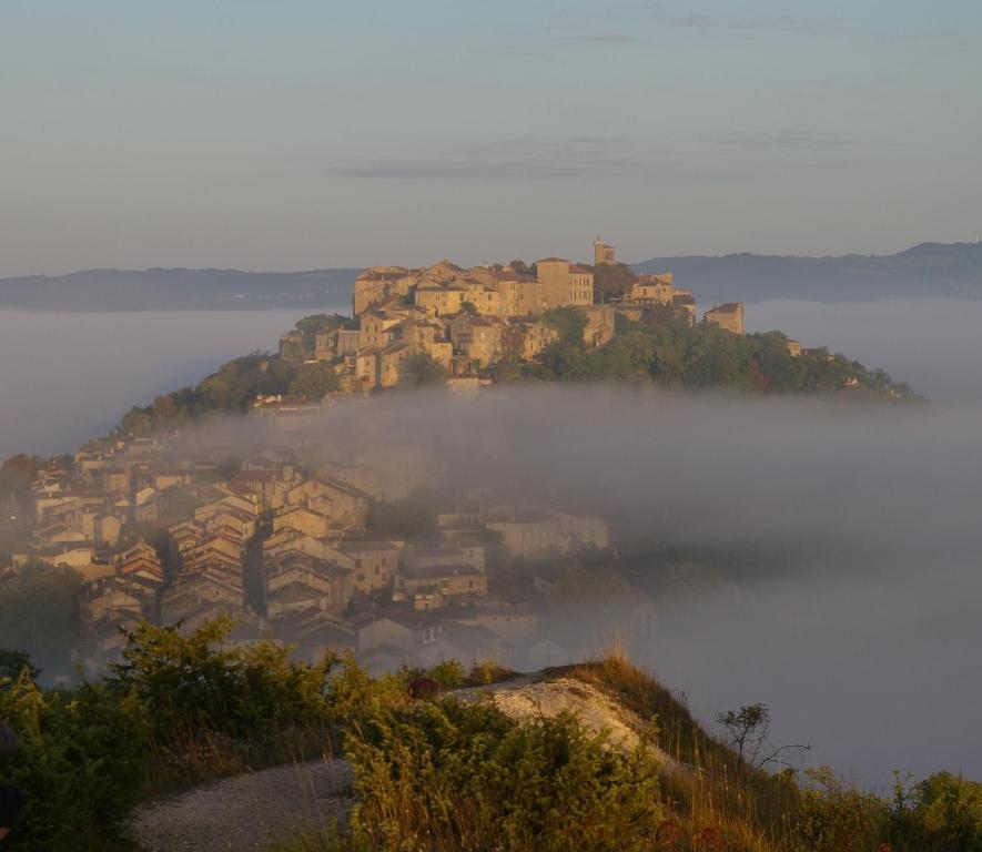 La Metairie Hotell Cordes Sur Ciel Exteriör bild